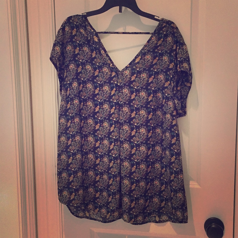 Flowy cap sleeve blouse in paisley print